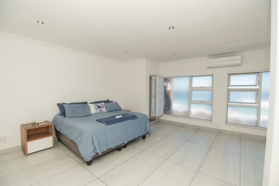 6 Bedroom Property for Sale in Beachview Eastern Cape